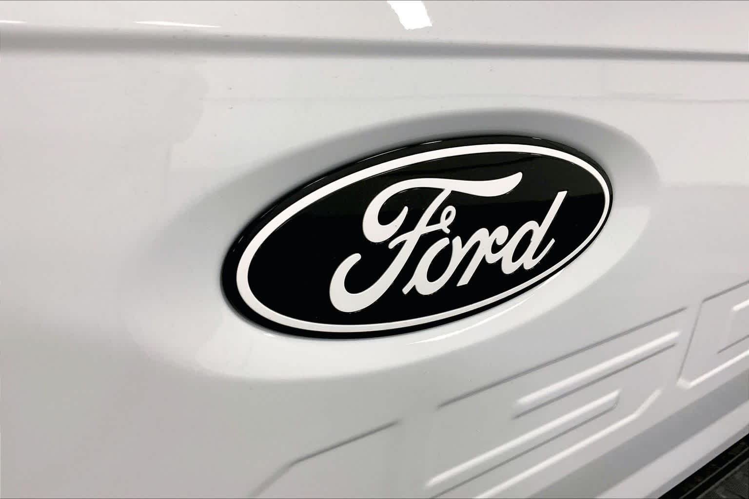 New 2026 Oxford White Ford XLT image 12