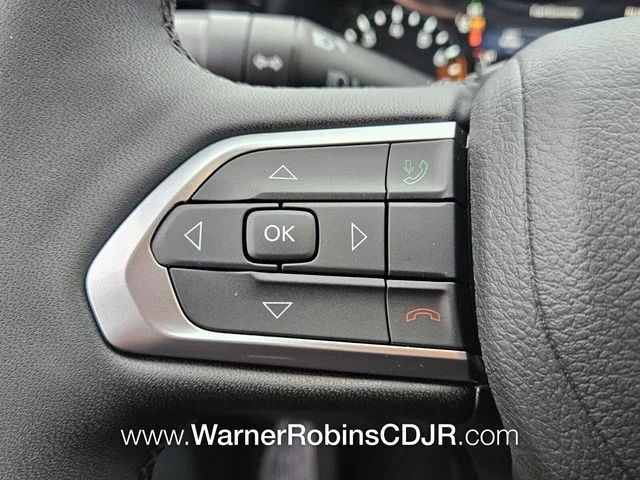 New 2026 Red Hot Pearl-Coat Exterior Paint Jeep Latitude image 24