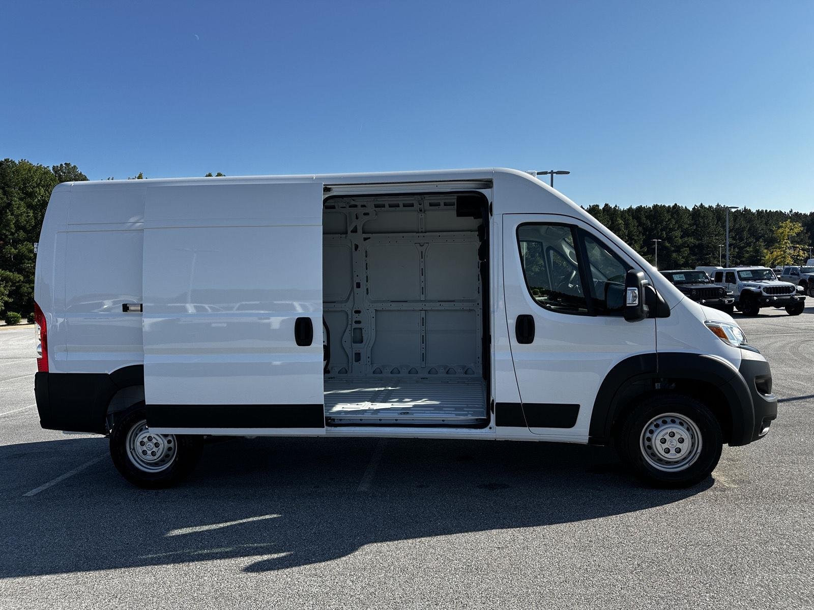 New 2026 Bright White Clear-Coat Exterior Paint RAM Tradesman image 9