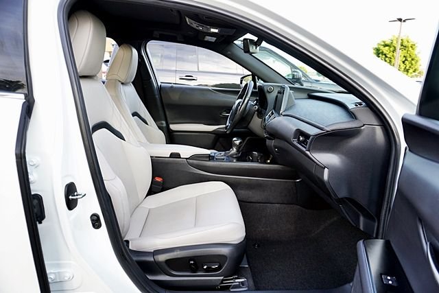 Used 2023 Gray Lexus 250h Base image 8