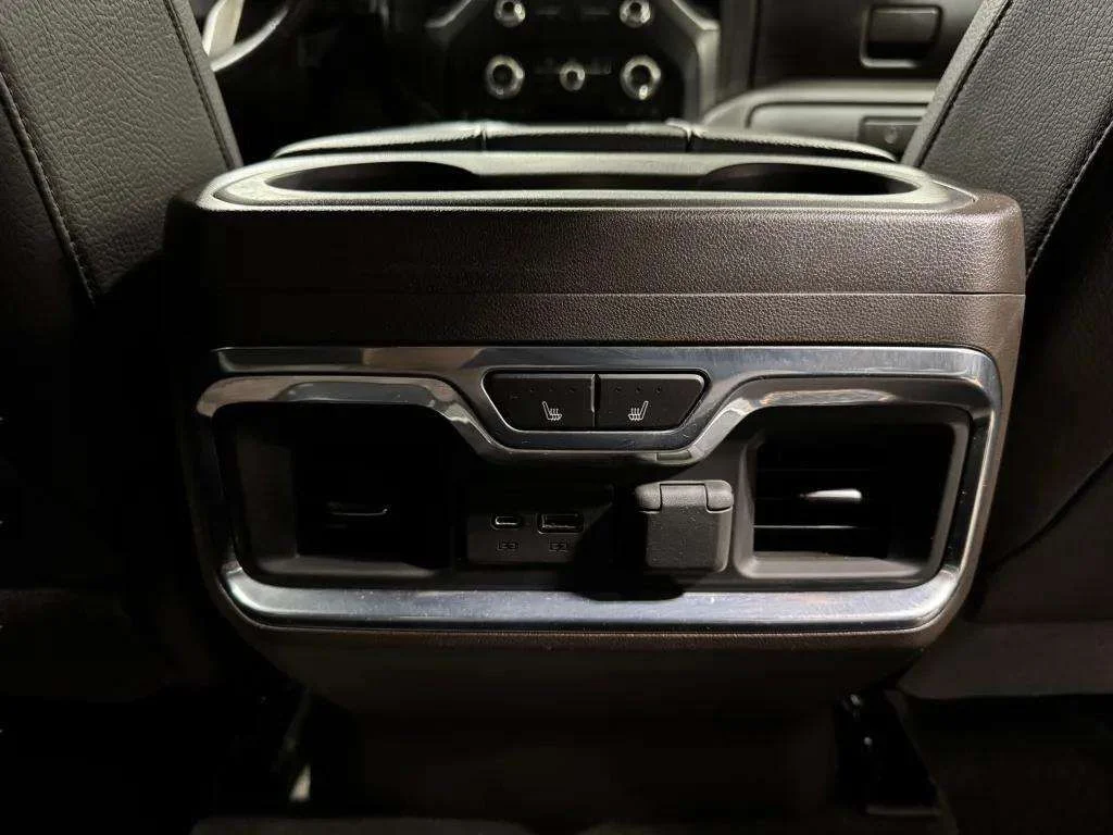 Used 2021 Green GMC Denali image 17