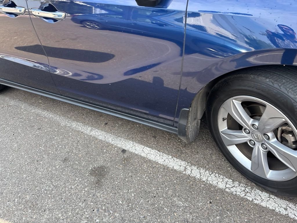 Used 2019  Honda EX image 12