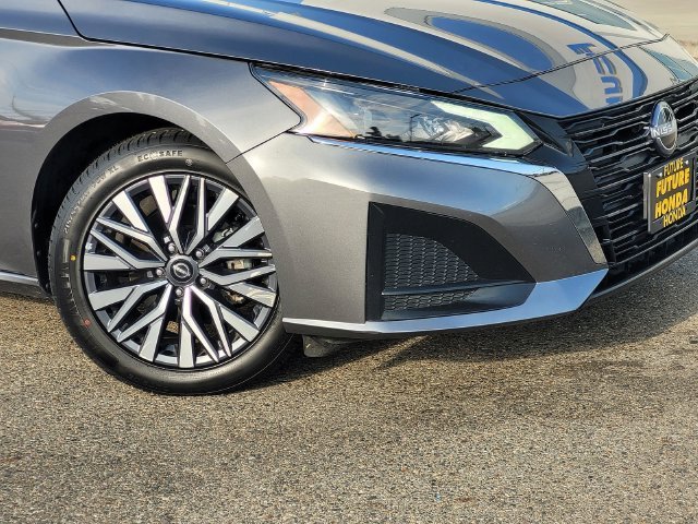 Used 2024 Gray Nissan 2.5 SV image 9