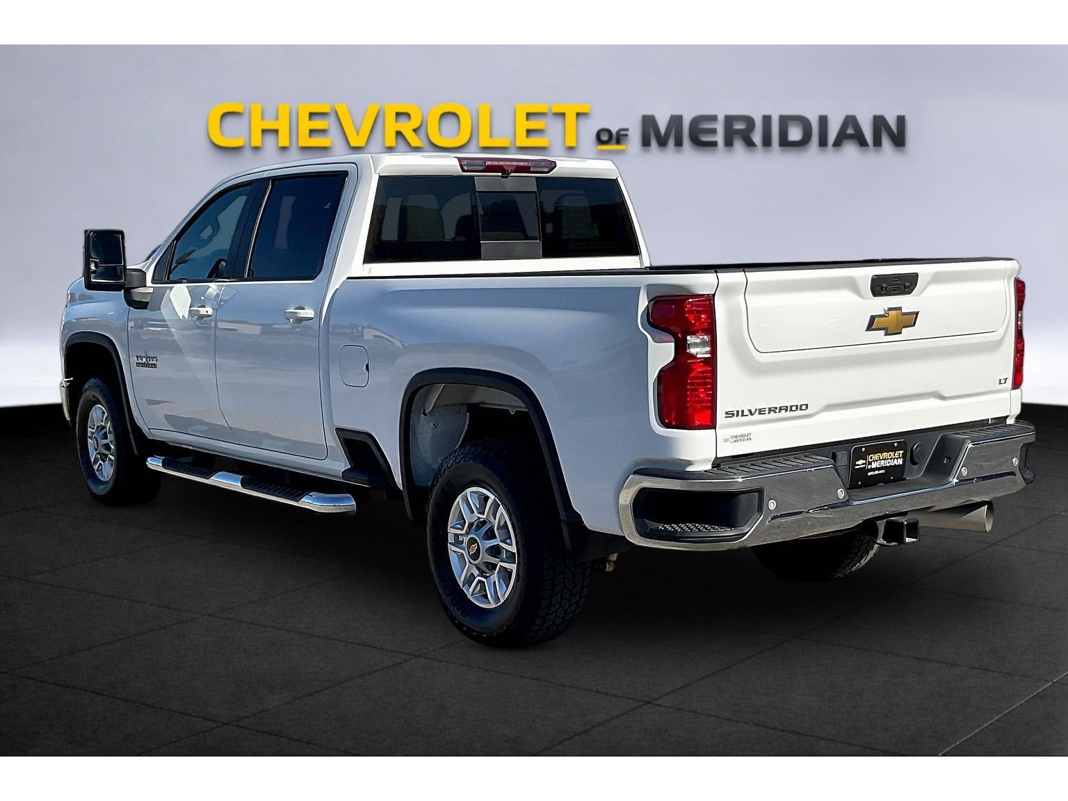 Used 2024 Summit White Chevrolet LT image 2