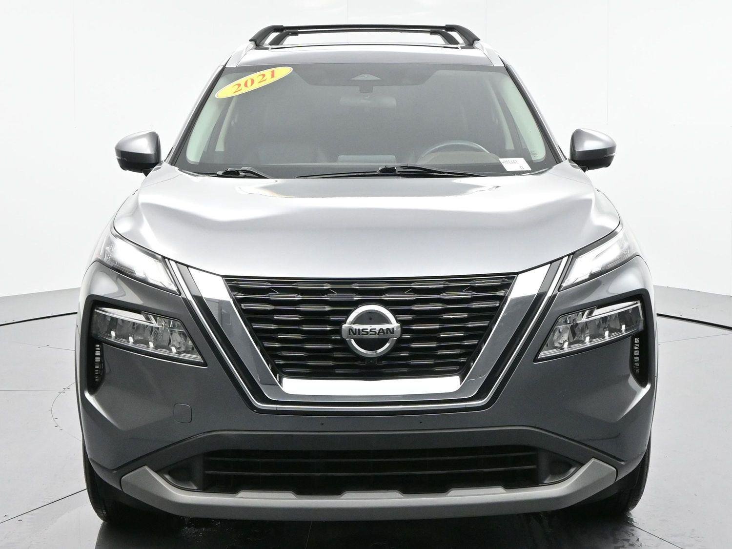 Used 2021 Gun Metallic Nissan SV image 2