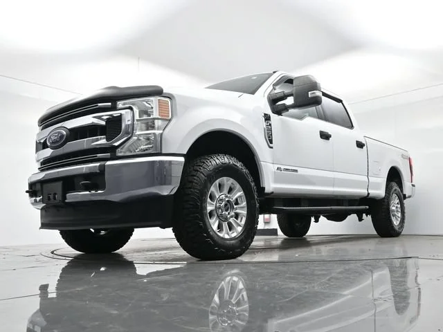 Used 2020 White Ford XL image 21