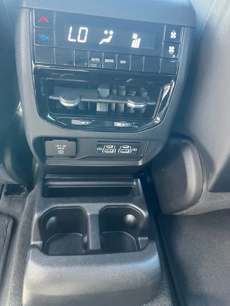 Used 2023 Metallic Jeep Altitude image 21