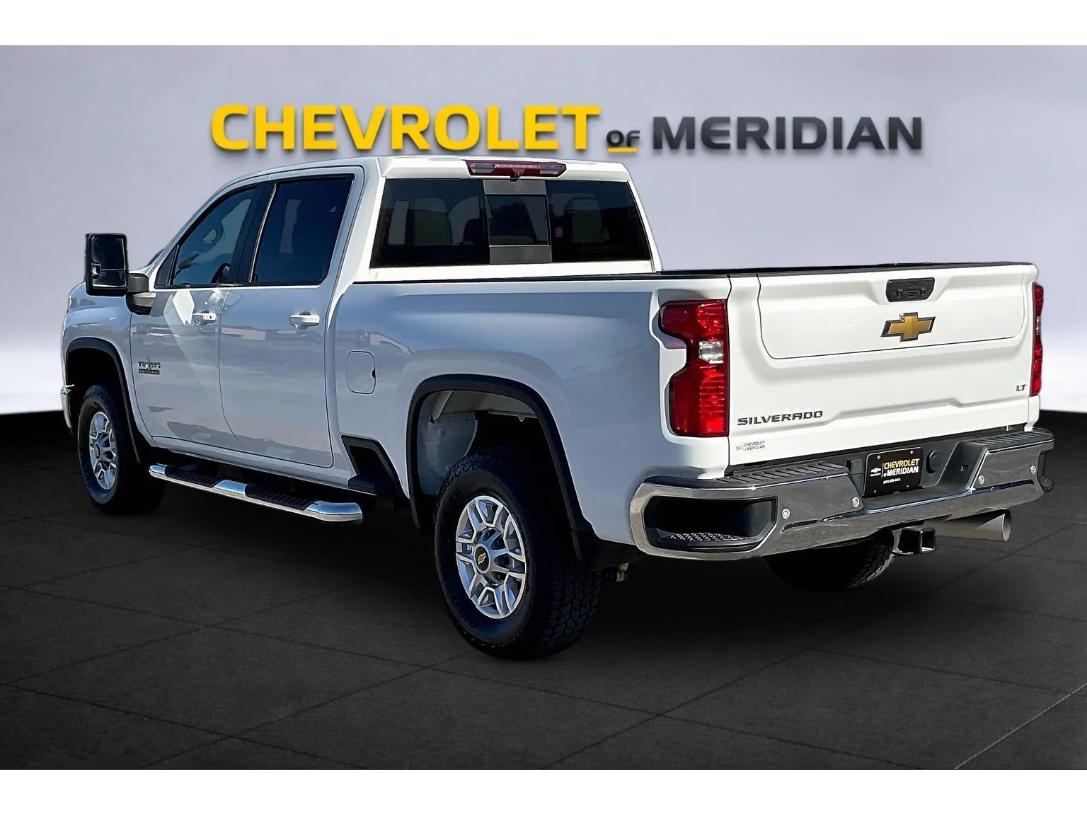 Used 2024 Summit White Chevrolet LT image 2