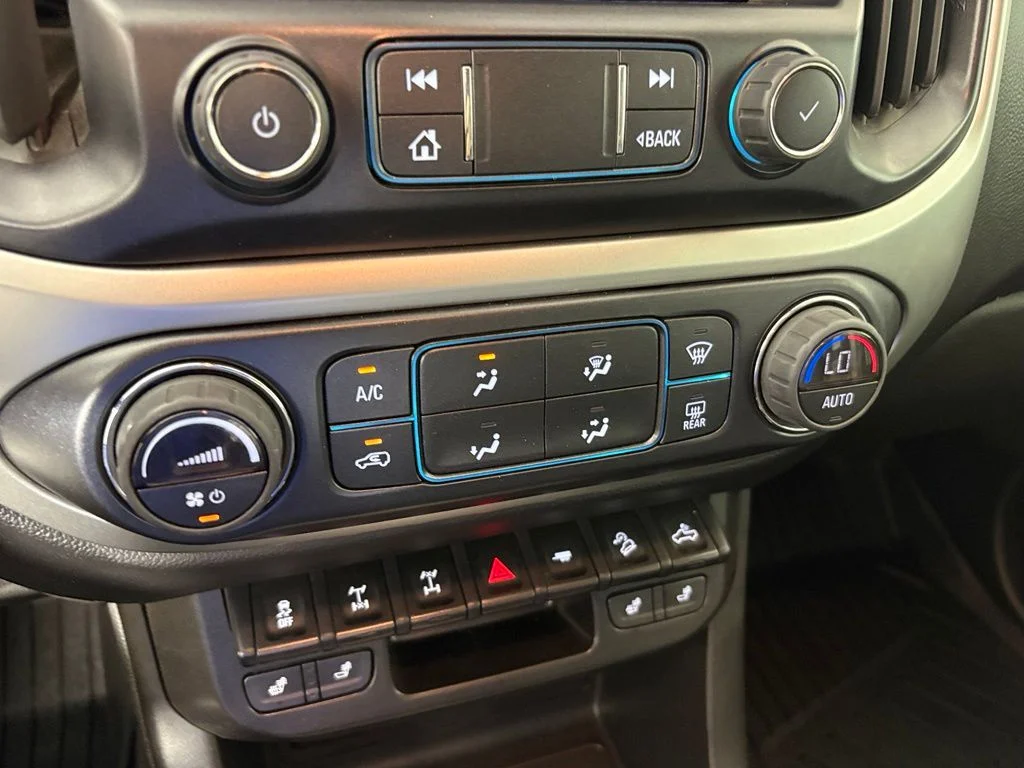 Used 2022 Blue Chevrolet ZR2 image 26