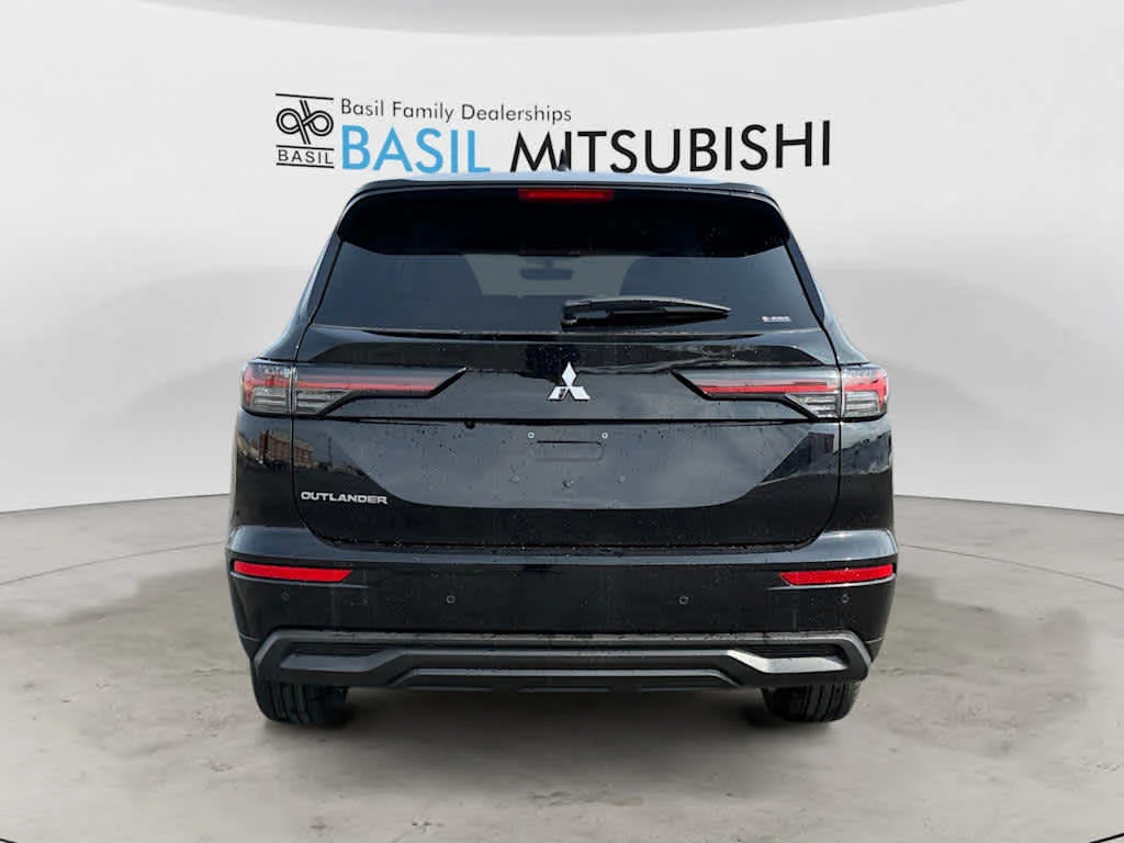 New 2026 Labrador Black Pearl Mitsubishi ES image 6