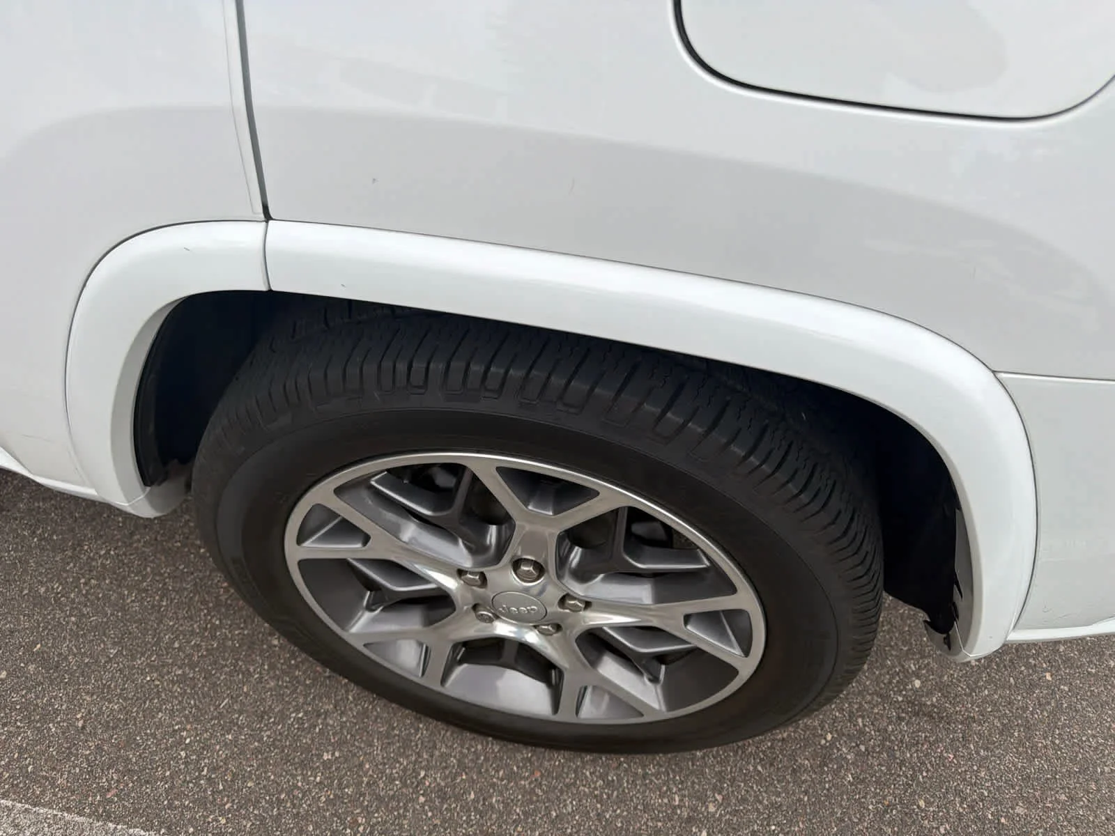 Used 2020 Bright White Clearcoat Jeep Overland image 7
