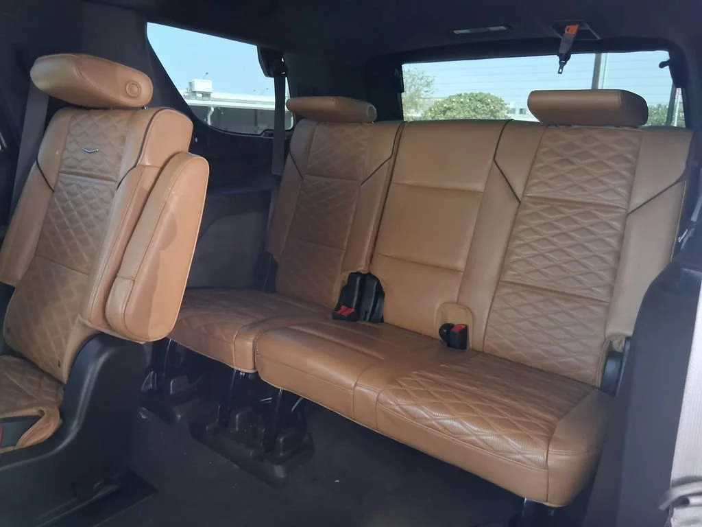 Used 2022 CRYSTAL WHITE TRICOAT Cadillac Premium Luxury image 26