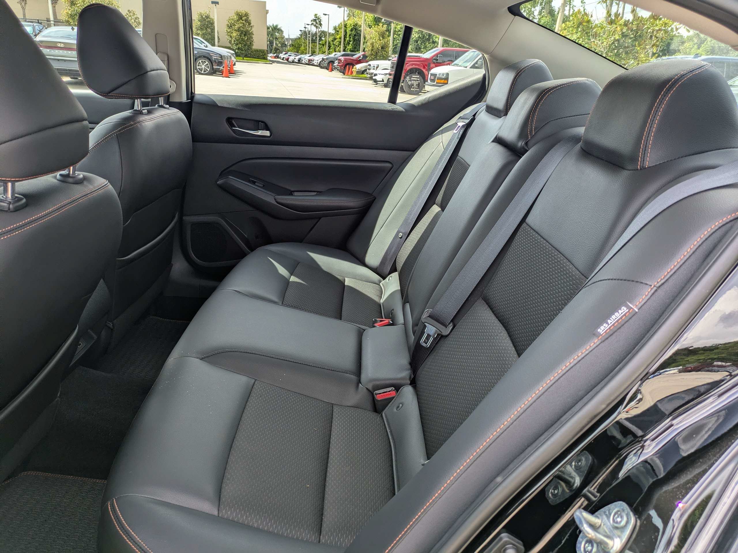 2019 Nissan Altima SR - Photo 12