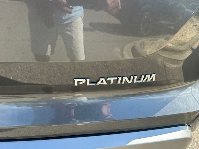 Used 2025 Gray Nissan Platinum image 8