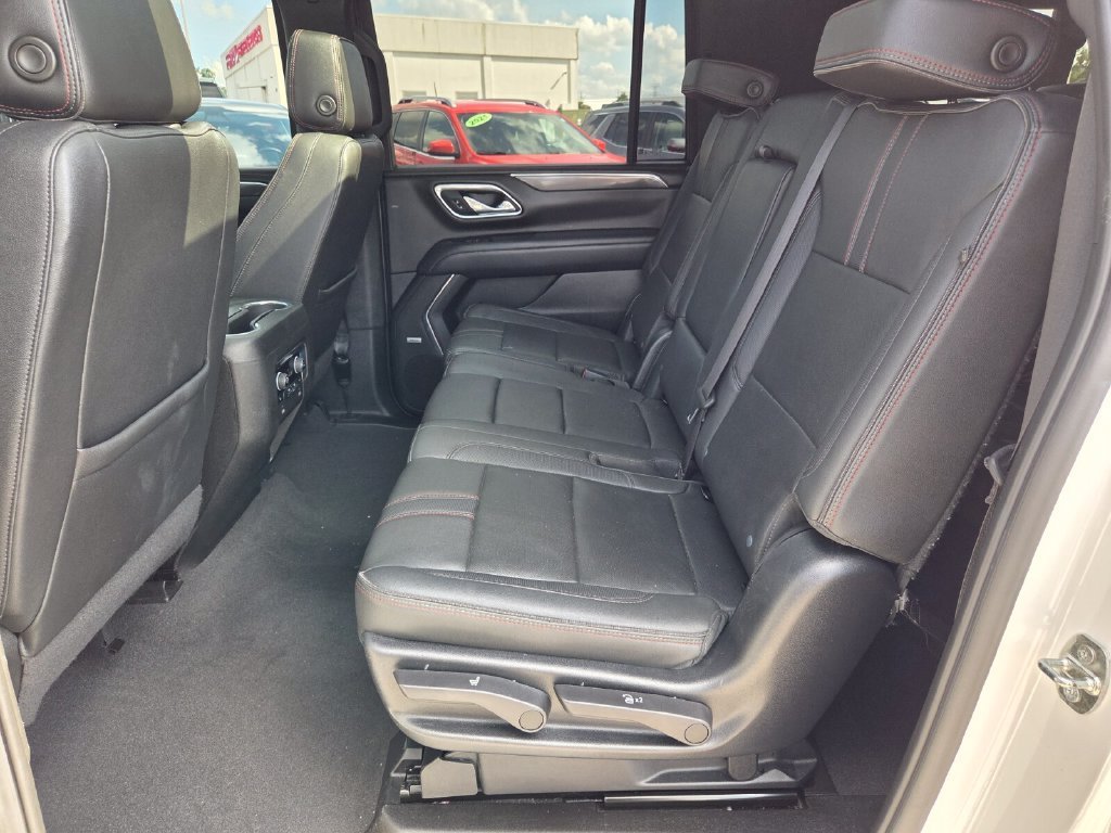 2023 Chevrolet Suburban RST - Photo 8