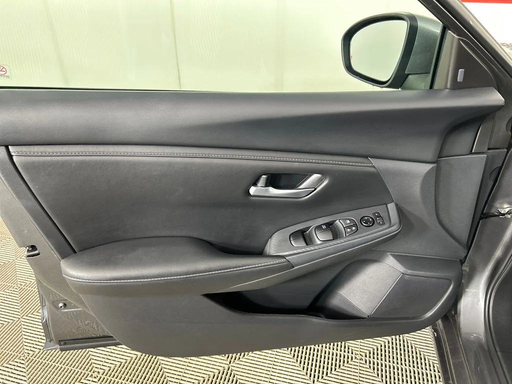 Used 2025 Gray Nissan SV image 11
