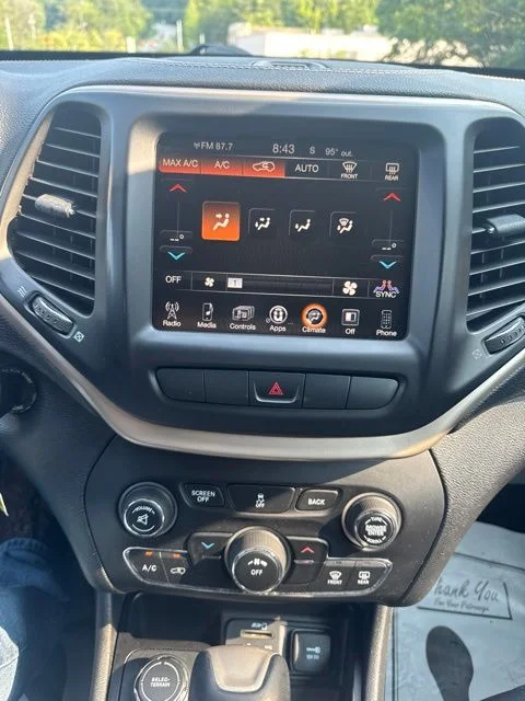 Used 2014 Black Jeep Latitude image 24
