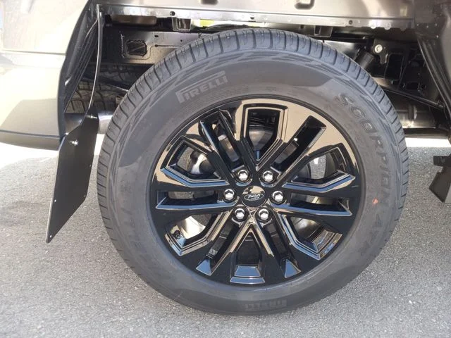 New 2026 Carbonized Gray Metallic Ford XLT image 31