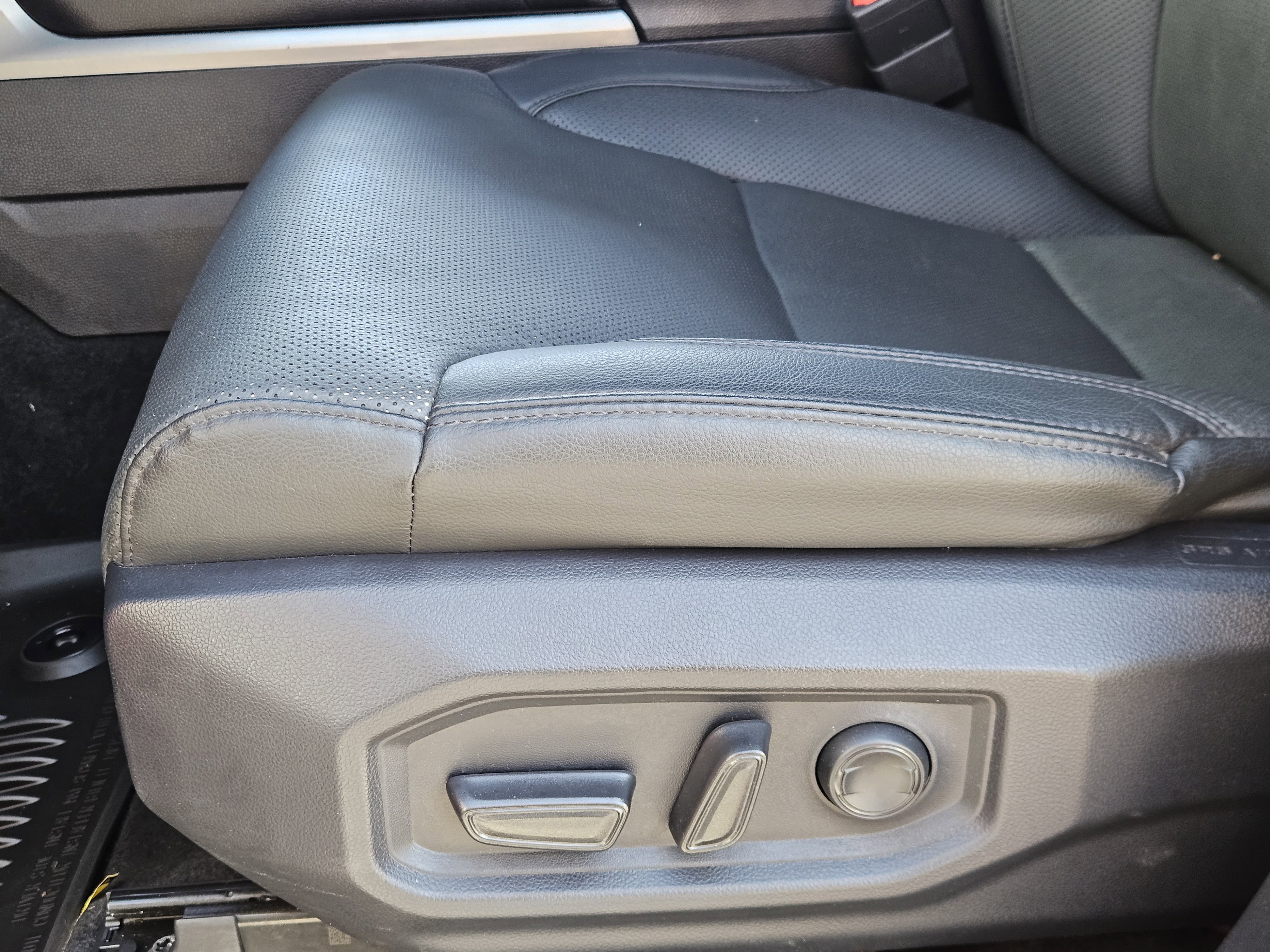 2025 Toyota Sequoia SR5 - Photo 25