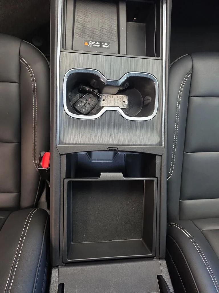 Used 2024 White GMC Elevation image 34