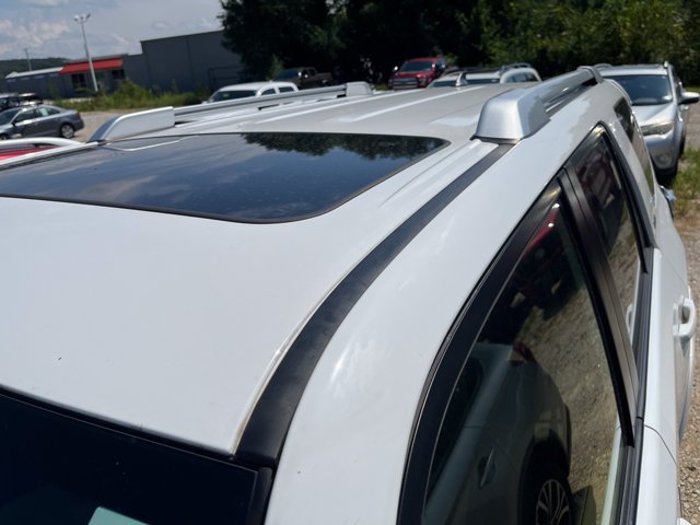 Used 2016 Super White Toyota SR5 Premium image 3