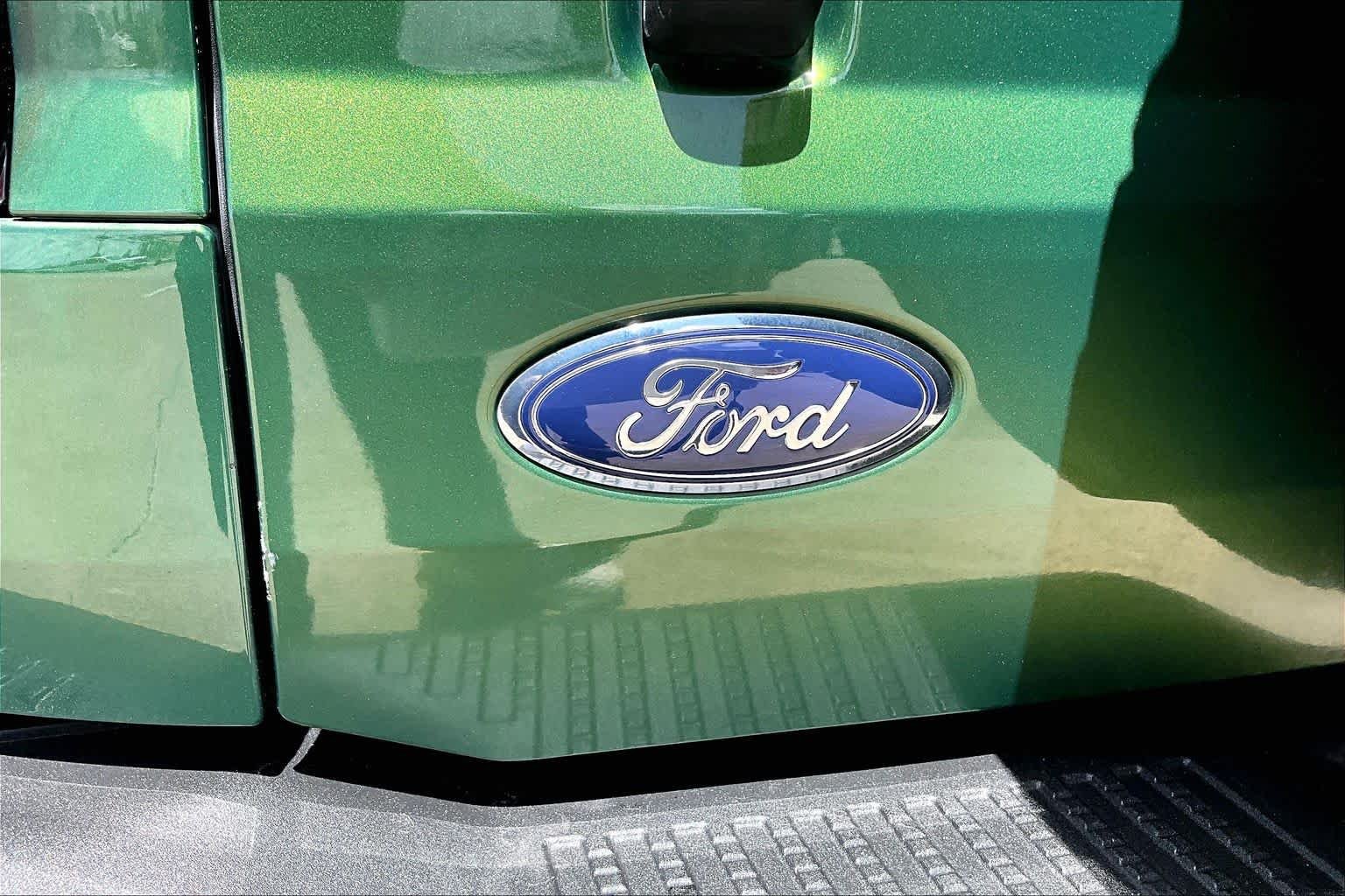 Used 2022 Eruption Green Metallic Ford Badlands image 31