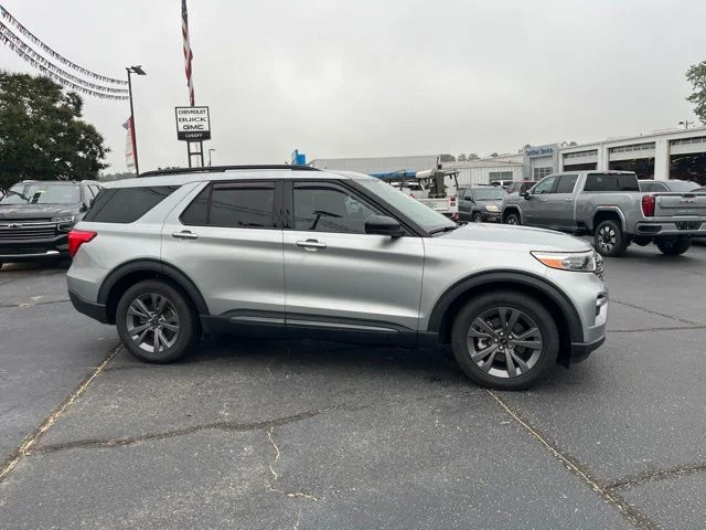 Used 2023 Silver Ford XLT image 1