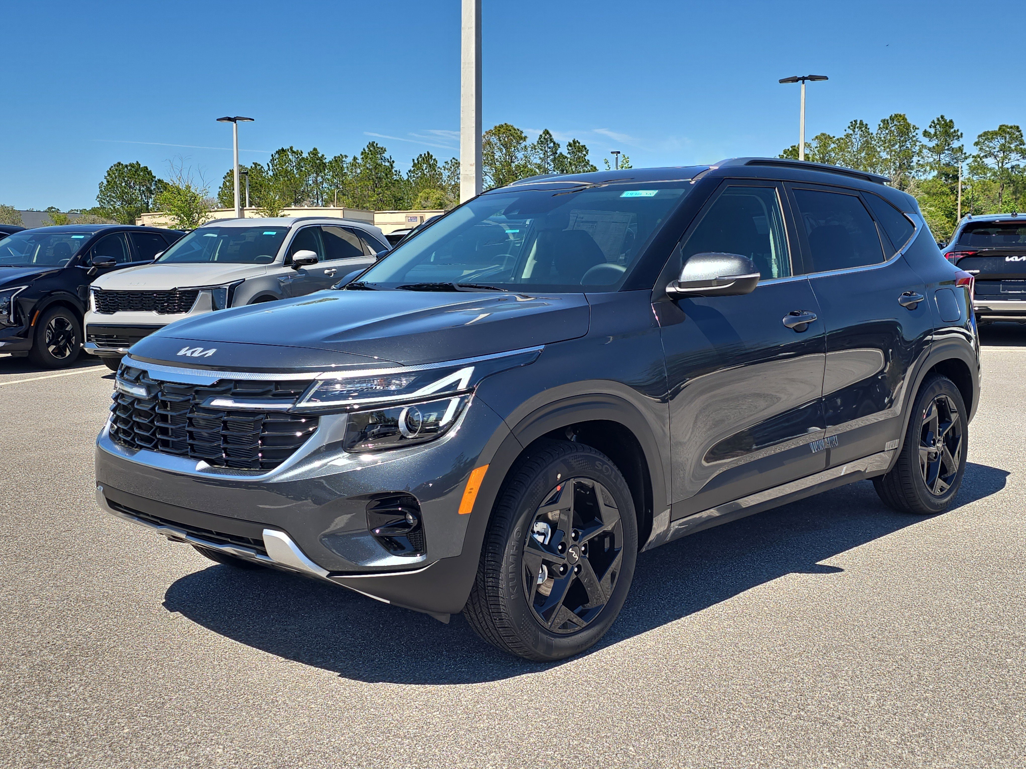 New 2026 Gravity Gray Kia EX image 4
