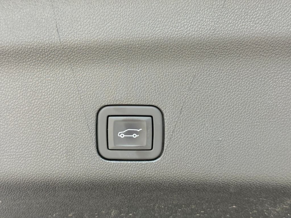 Used 2024 Black GMC Denali Ultimate image 21