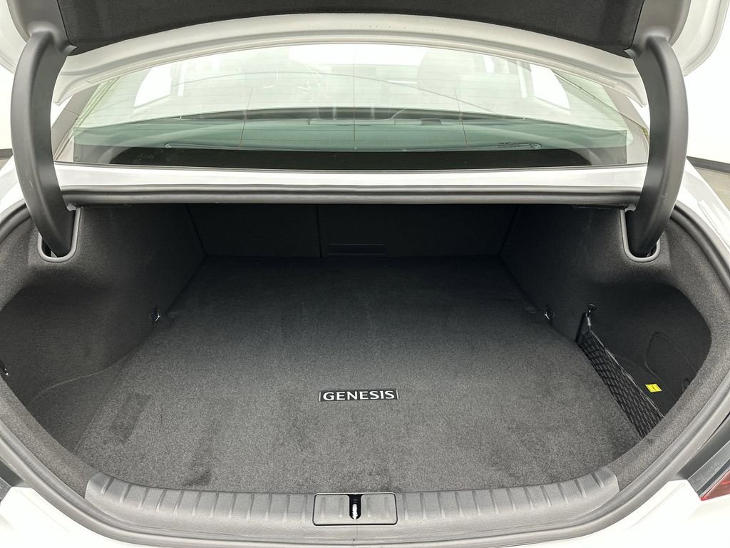 2026 GENESIS G70 Standard - Photo 23