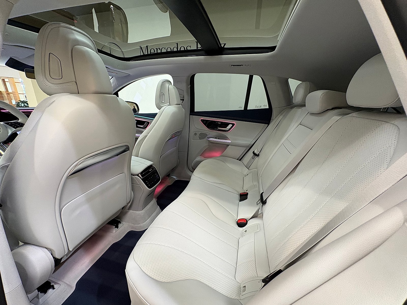 New 2027 Twilight Blue Metallic Mercedes-Benz EQE 320+ image 28