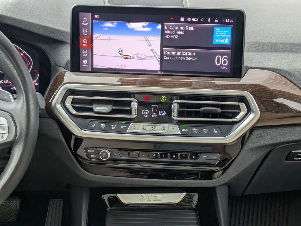 Used 2023 White BMW sDrive30i image 25