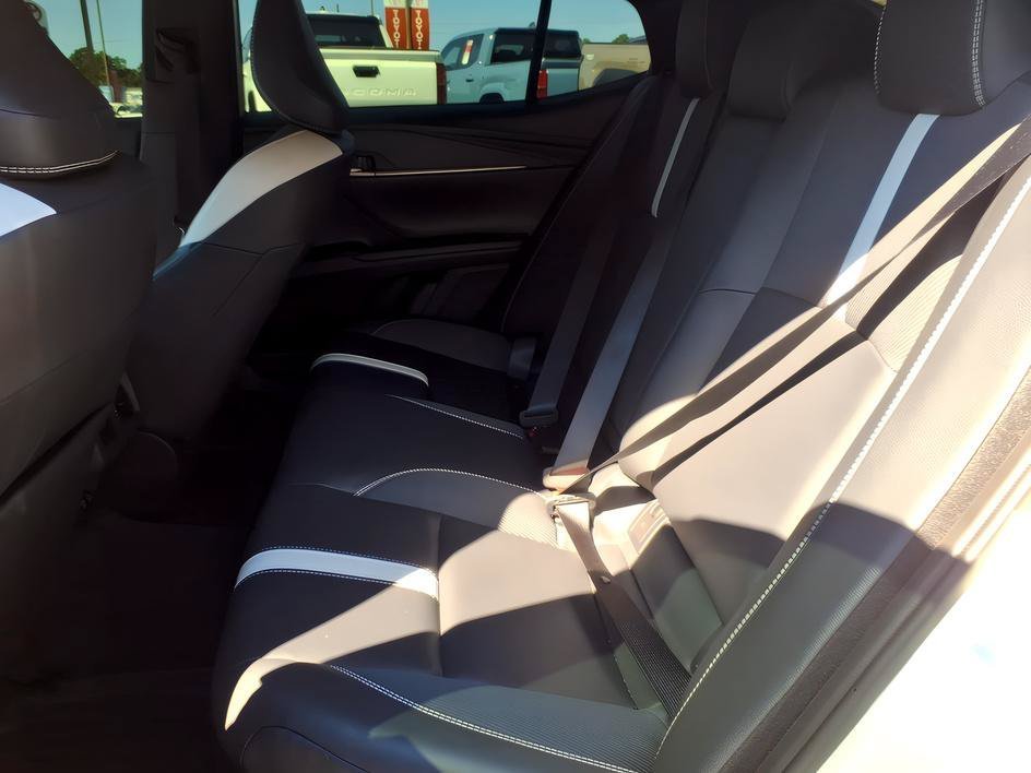 Used 2025 Ice Cap Toyota SE image 11