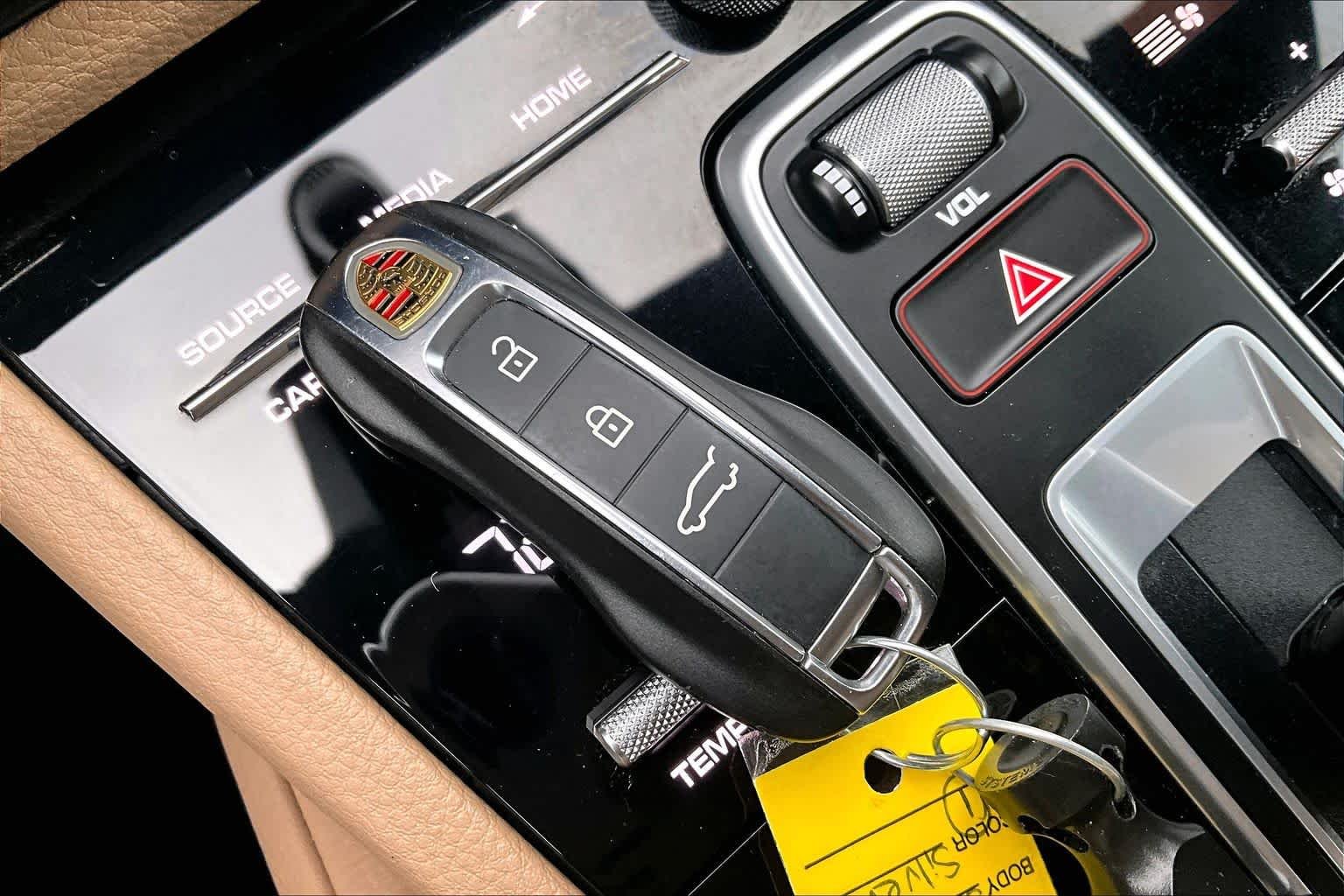 Used 2022 Dolomite Silver Metallic Porsche E-Hybrid image 13