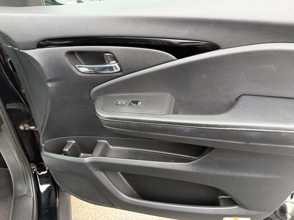 Used 2018 Black Honda RTL-E image 17