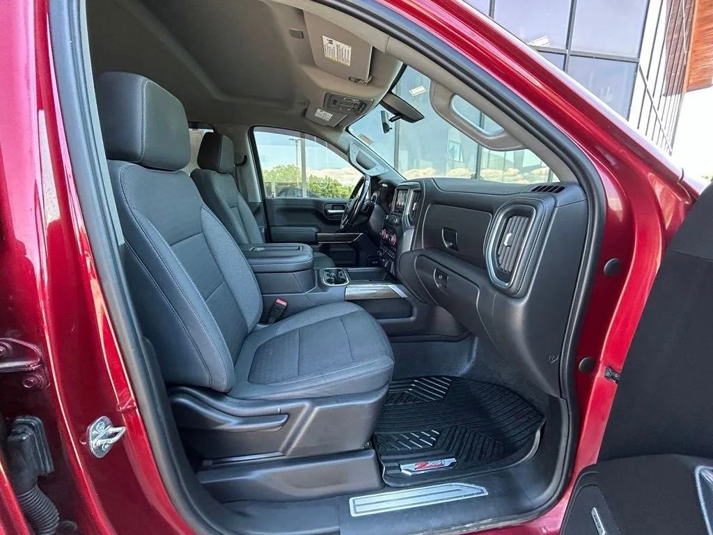 Used 2020 CAJUN RED TINTCOAT Chevrolet RST image 43