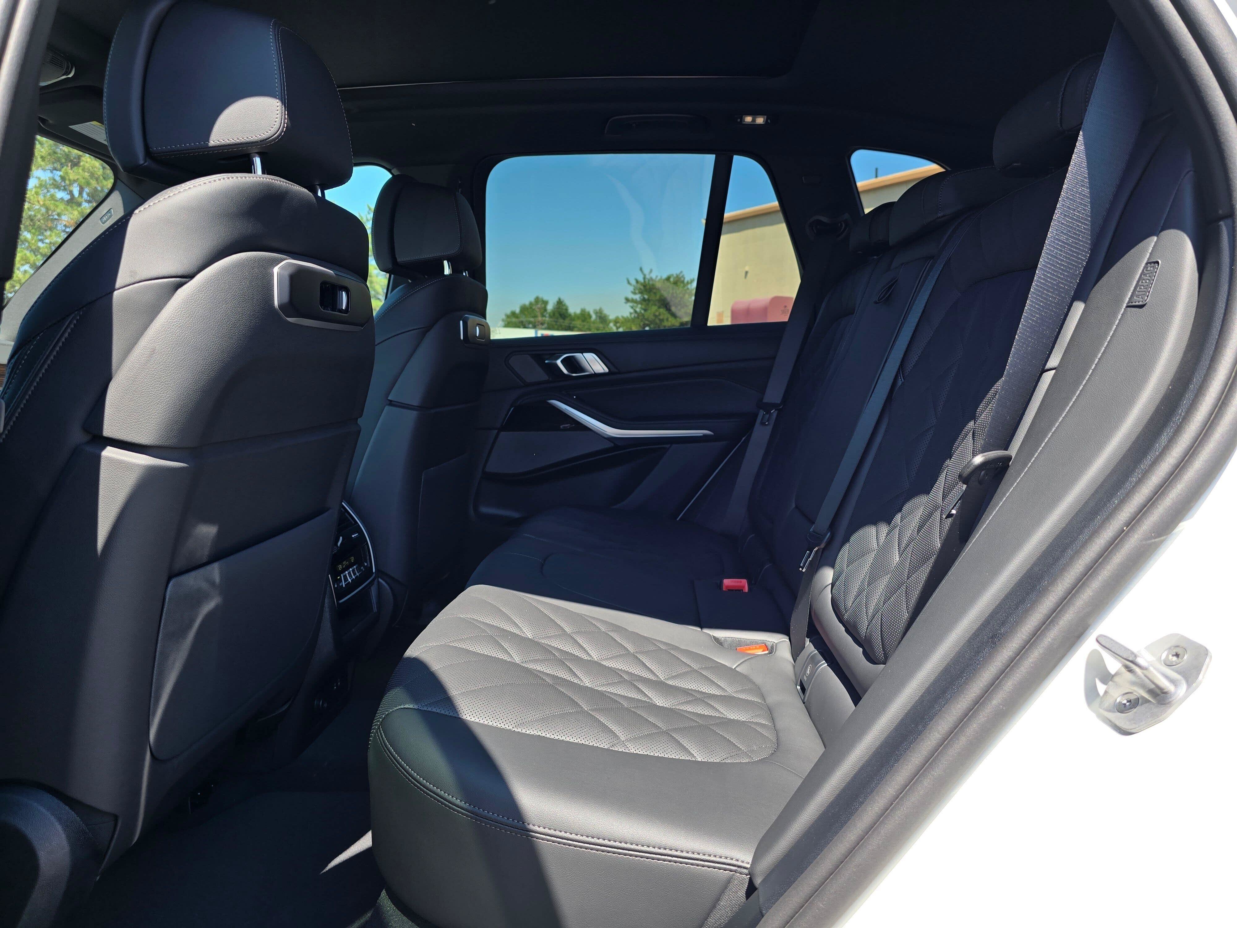 New 2026 Alpine White BMW xDrive40i image 12