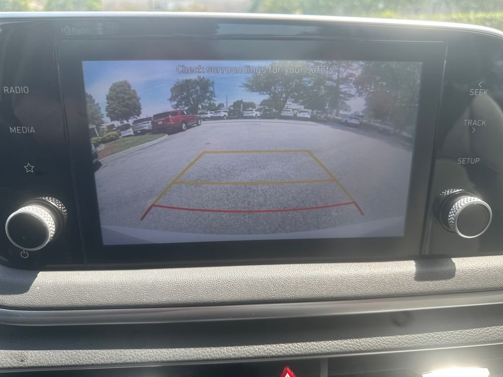 Used 2021 Gray Hyundai SE image 17