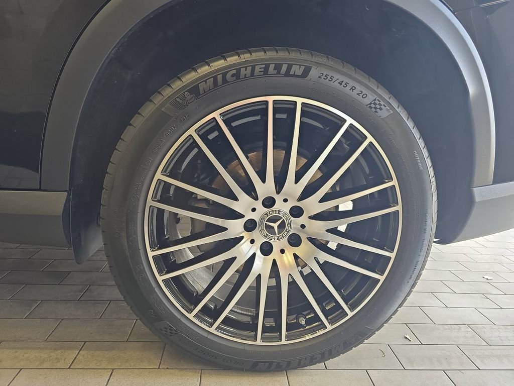 Certified Used 2026 Black Mercedes-Benz GLC 300 image 37