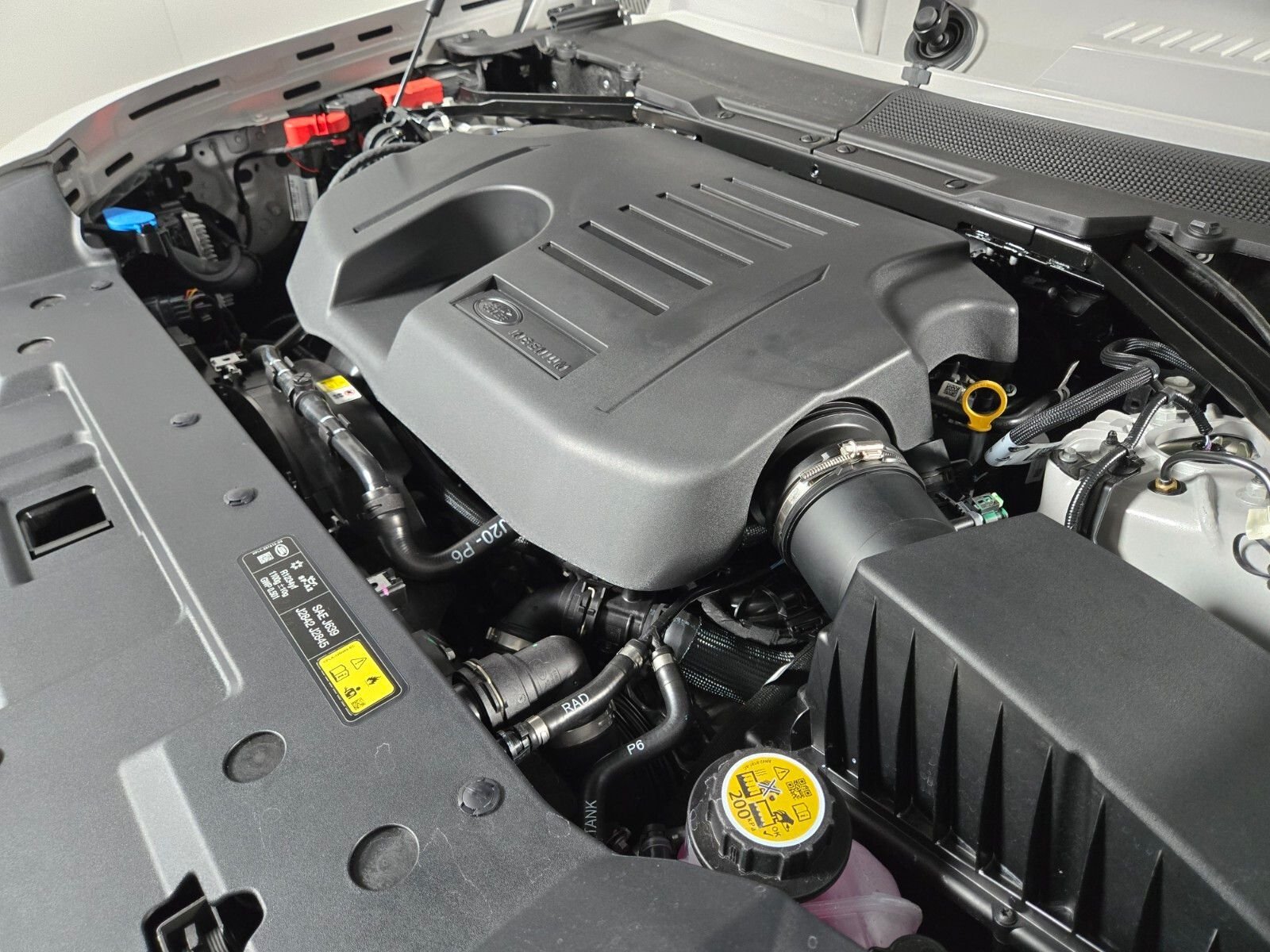 2026 Land Rover Defender X-Dynamic SE - Photo 22