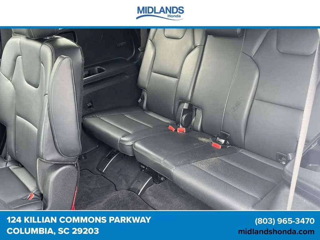 Used 2025 White Pearl Kia S image 11