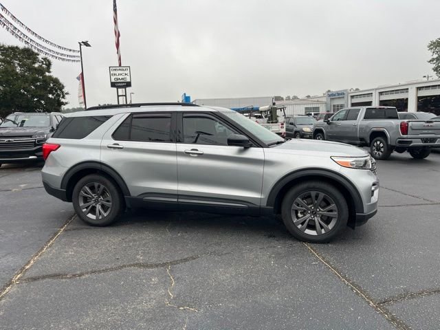 Used 2023 Silver Ford XLT image 2