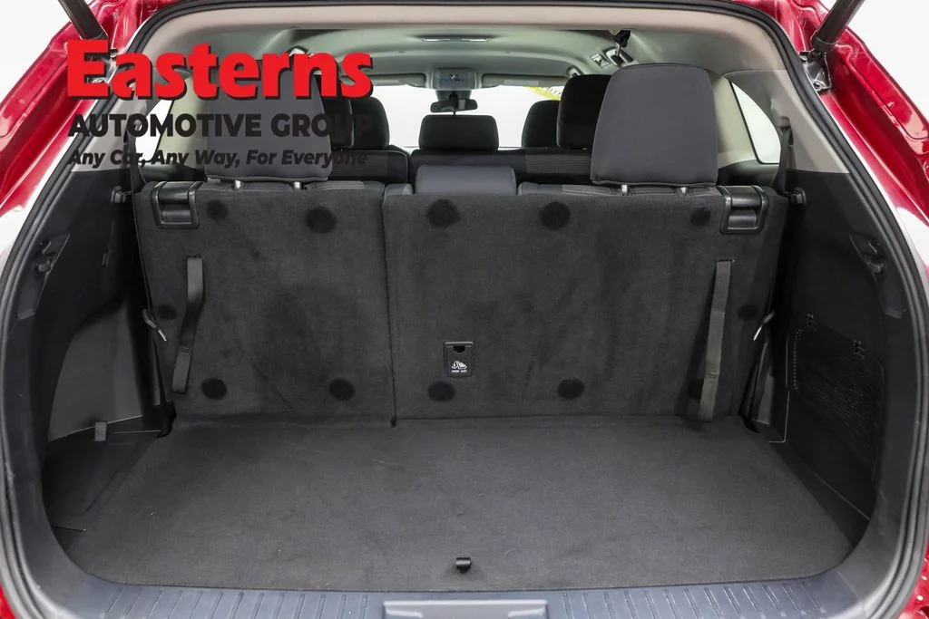 Used 2022 Red Toyota LE image 9