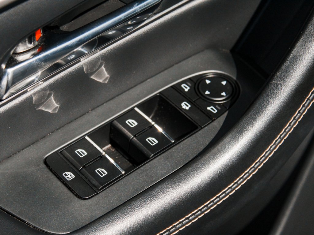 Used 2025 Rhodium White Premium Mazda Premium Plus Package image 9