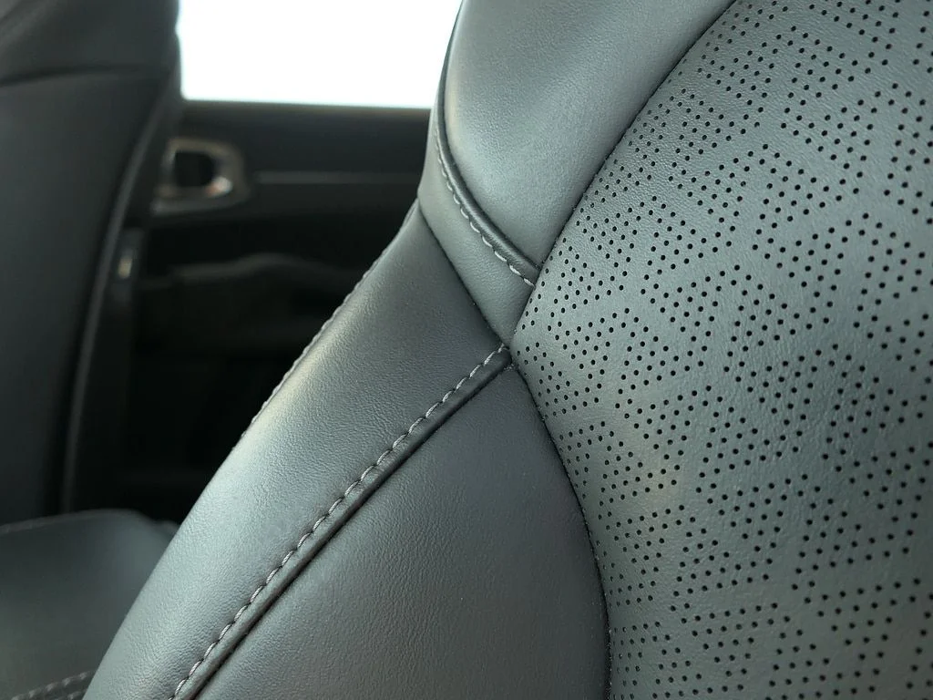 Used 2023 White Kia EX image 13