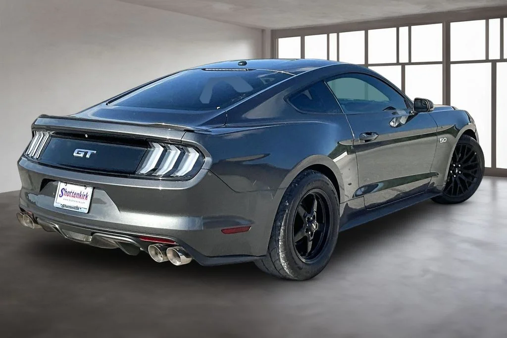 Used 2016 Gray Ford GT Premium image 6