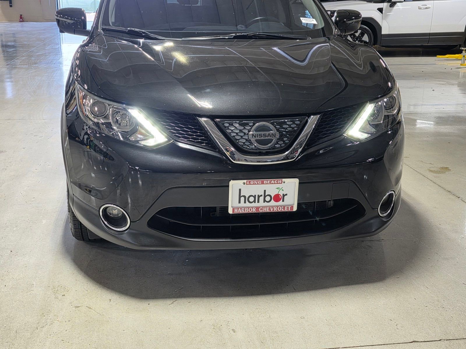 Used 2018  Nissan SV image 9