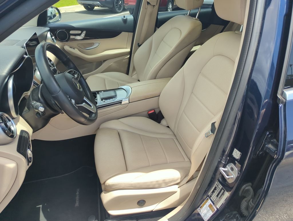 Used 2022  Mercedes-Benz GLC 300 image 12