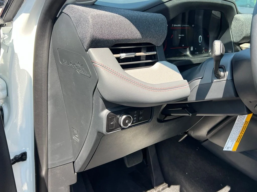 New 2026 Star White Metallic Tri-Coat Ford Active image 14