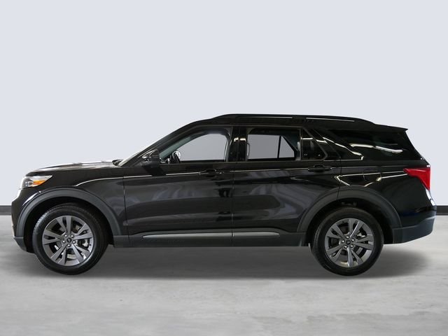 Certified Used 2024 Black Metallic Ford XLT image 2